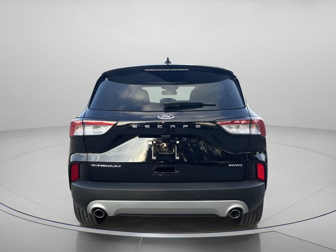 2022 Ford Escape Titanium photo 3
