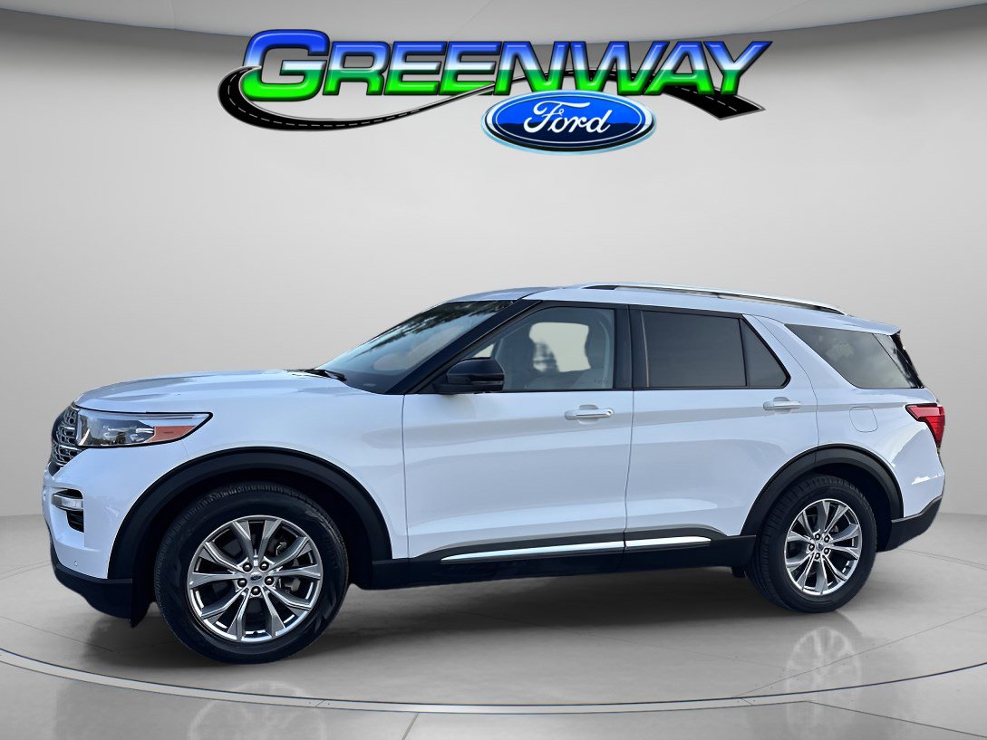 2023 Ford Explorer Limited's photo