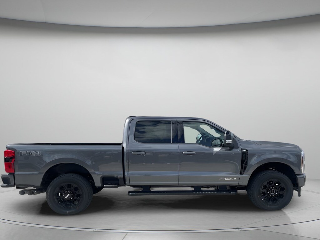New 2026 Ford Super Duty F-250 SRW Lariat Crew Cab Pickup