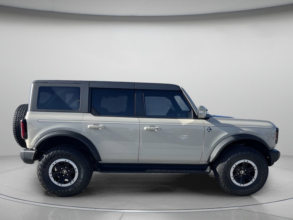 New 2025 Ford Bronco Outer Banks Convertible