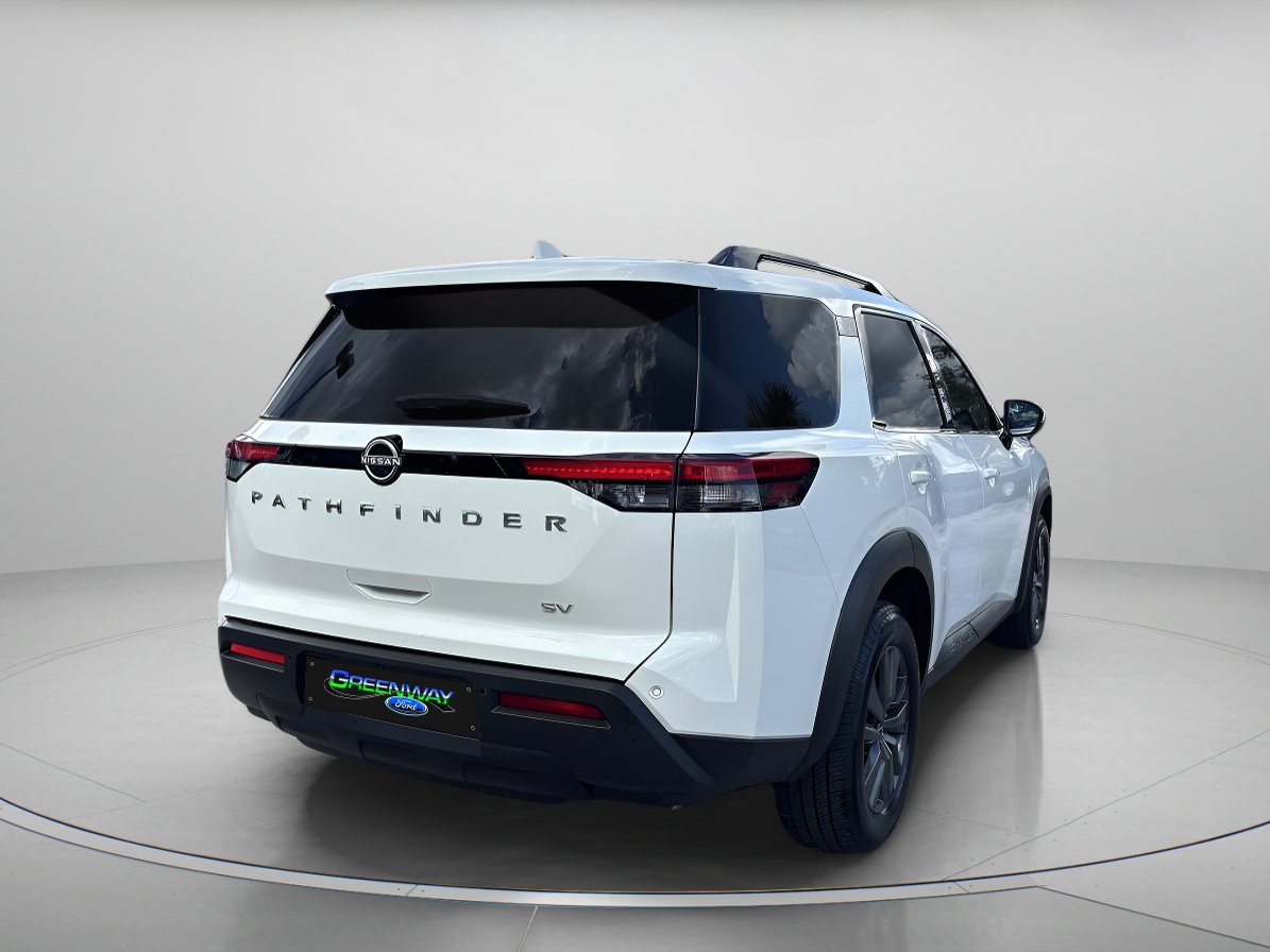 2023 Nissan Pathfinder SV photo 2