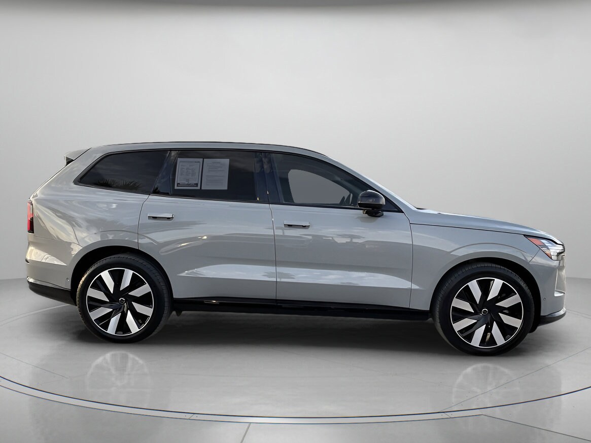 2025 Volvo EX90 Twin Motor Performance Ultra photo 2