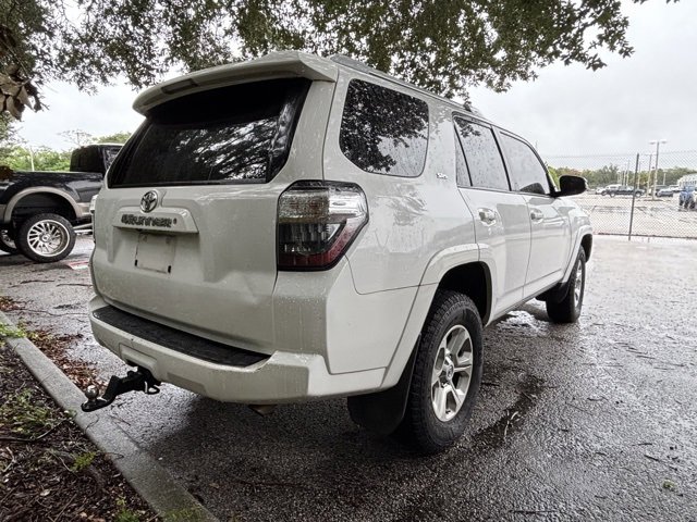 2016 Toyota 4Runner SR5 Premium photo 2