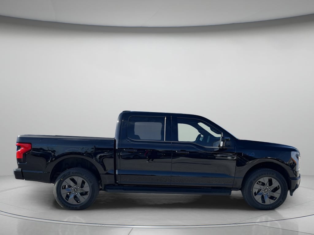 New 2025 Ford F-150 Lightning LARIAT Crew Cab Pickup