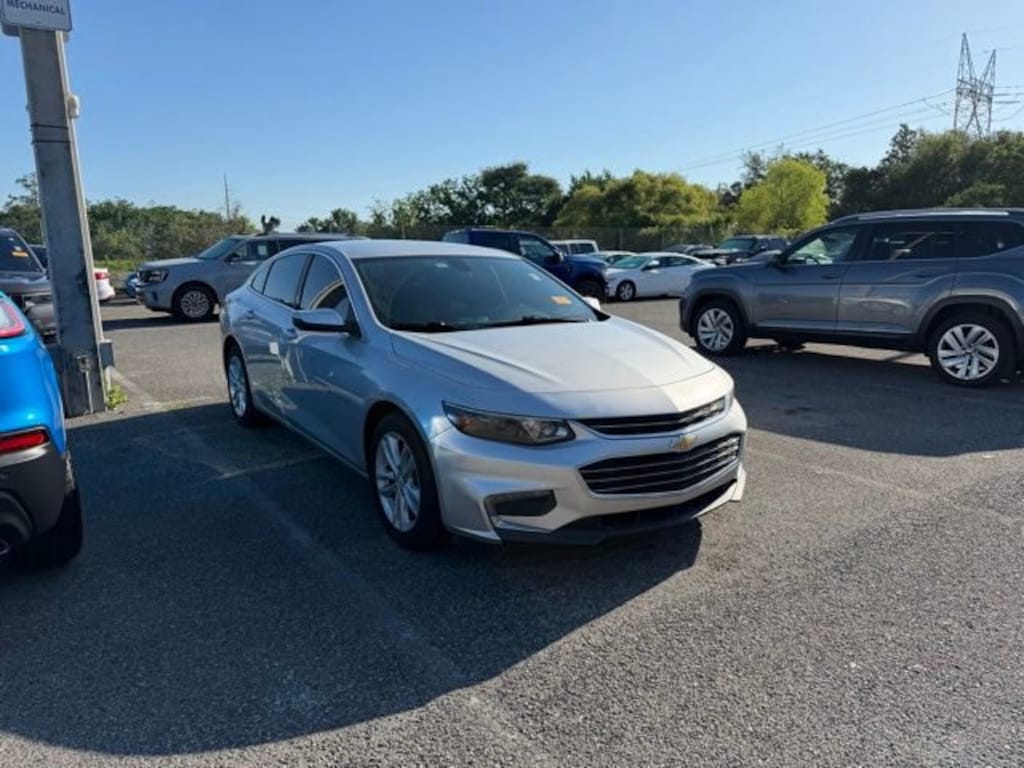 Used 2017 Chevrolet Malibu LT 4dr Car