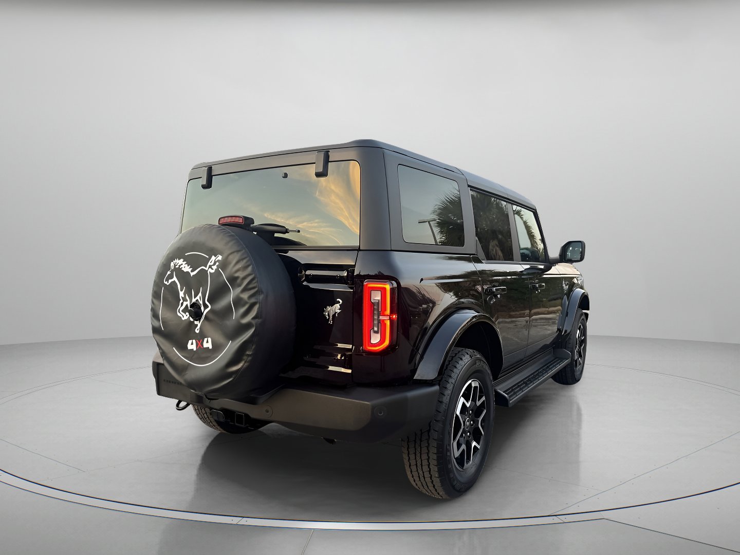 2025 Ford Bronco Outer Banks photo 2