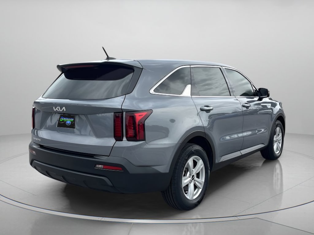 Used 2023 Kia Sorento LX Sport Utility