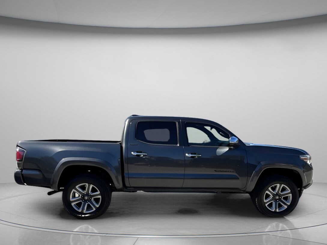 2018 Toyota Tacoma Limited photo 2