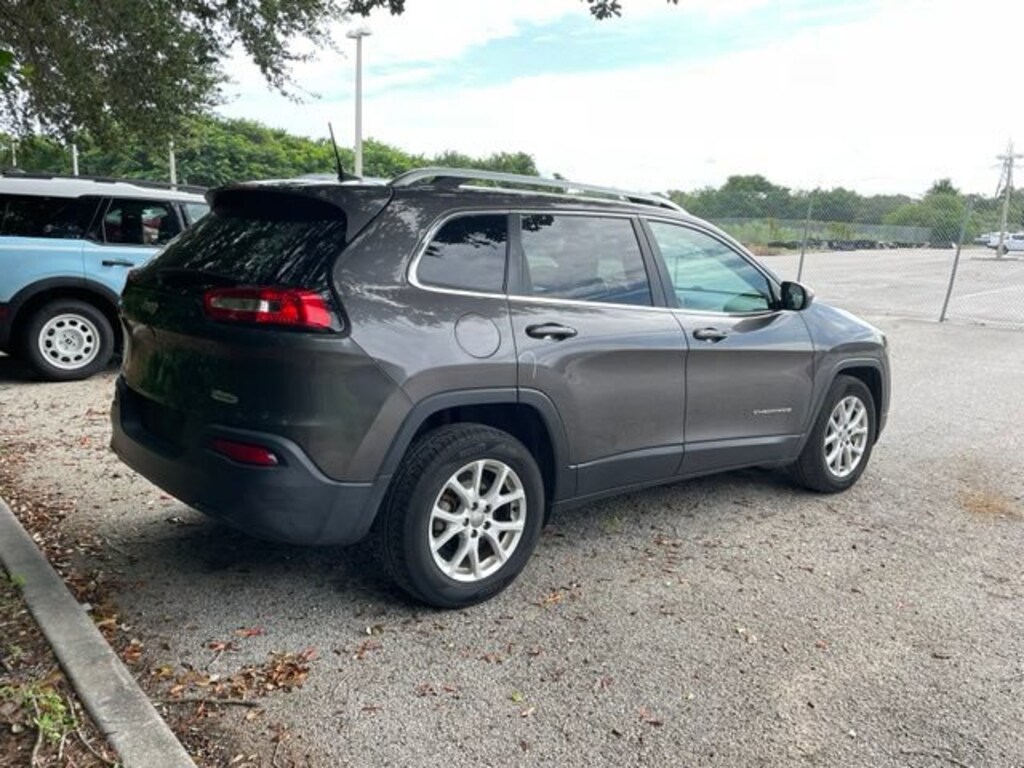 Used 2018 Jeep Cherokee Latitude Plus Sport Utility