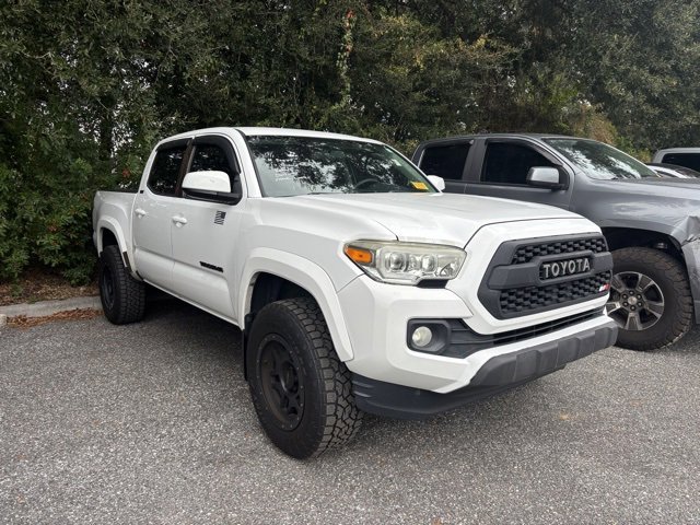 2017 Toyota Tacoma SR5 photo 2