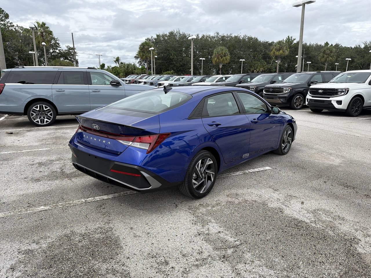 Used 2025 Hyundai Elantra SEL Sport 4dr Car