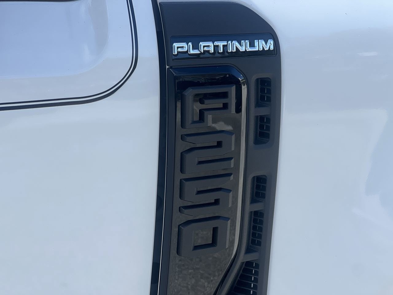 2026 Ford F-250 Super Duty Platinum - Photo 12