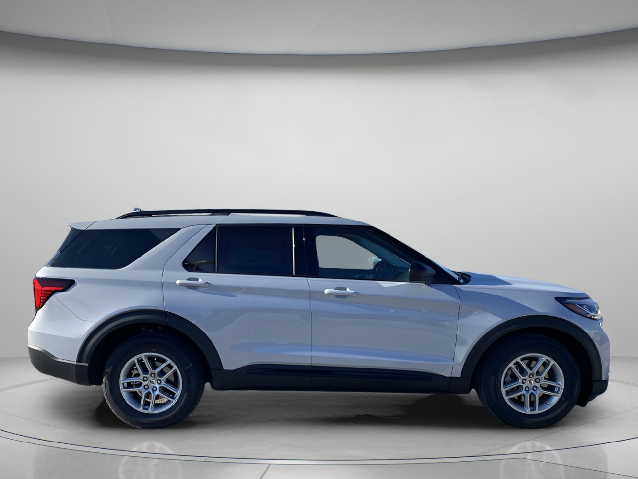 2026 Ford Explorer Sport photo 2