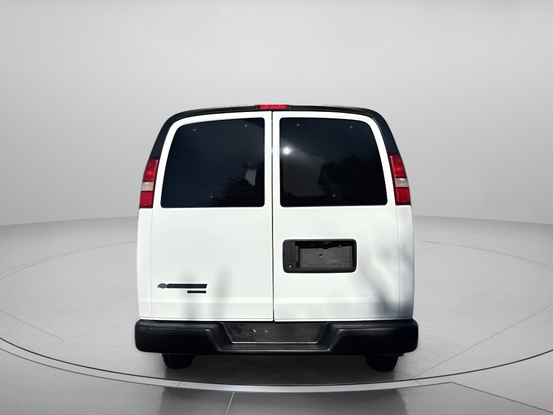 2016 Chevrolet Express LS Passenger Van photo 4