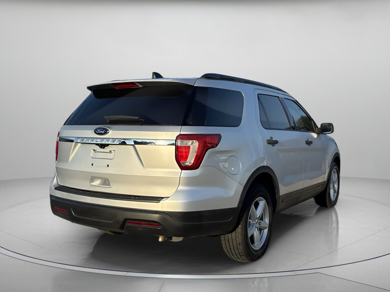 2018 Ford Explorer Sport photo 3