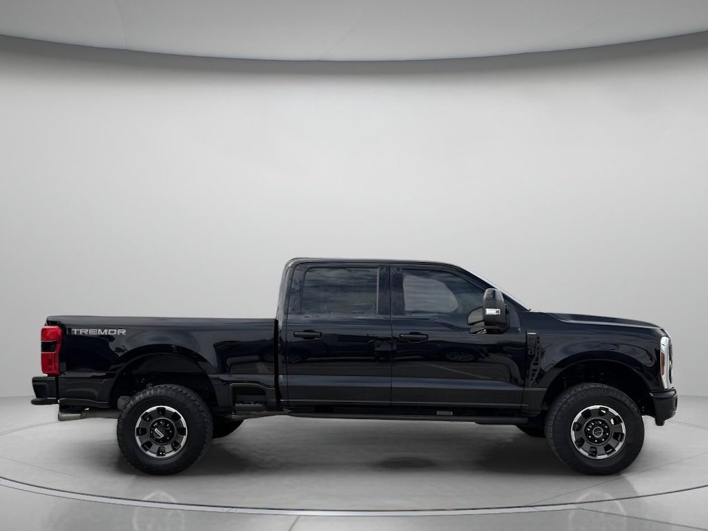 Used 2024 Ford Super Duty F-250 SRW Lariat Crew Cab Pickup