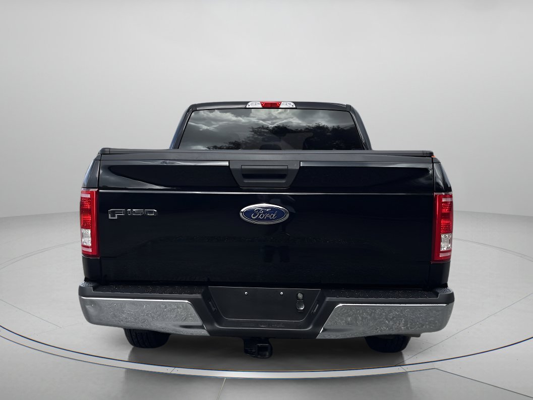 2017 Ford F-150 XLT photo 4