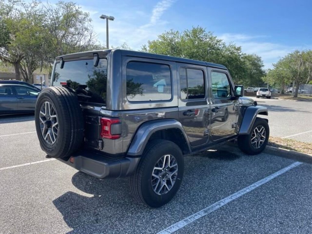 Used 2025 Jeep Wrangler Sahara SUV