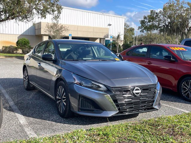 Used 2025 Nissan Altima 2.5 SV 4dr Car