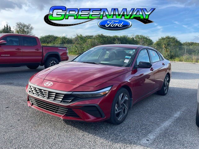 Used 2025 Hyundai Elantra SEL Sport 4dr Car