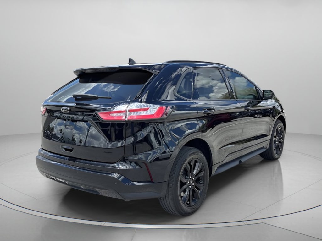 Used 2024 Ford Edge SE Sport Utility