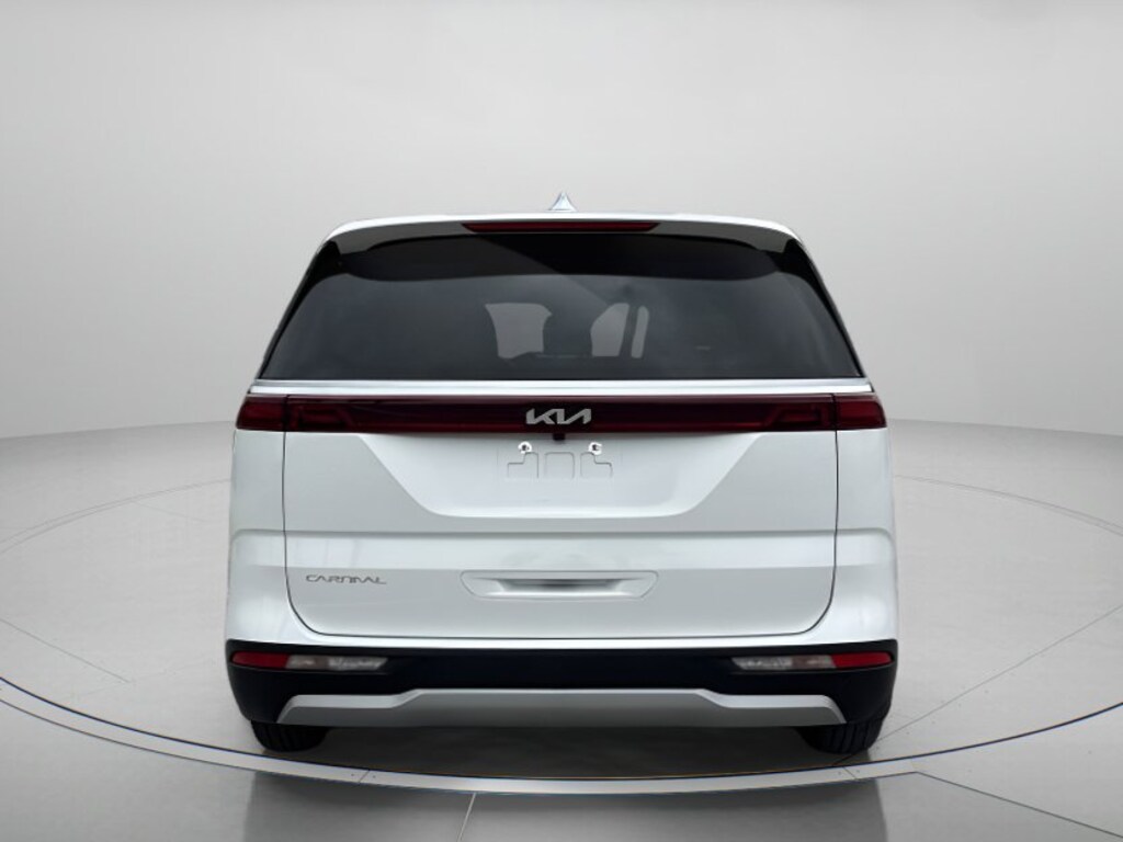 Used 2023 Kia Carnival LX Mini-van, Passenger