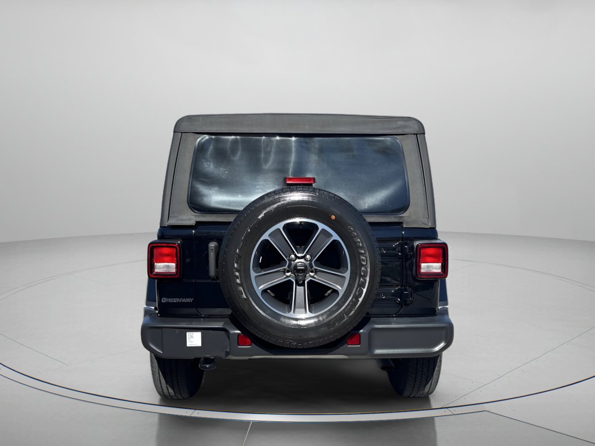 2023 Jeep Wrangler Sahara photo 2