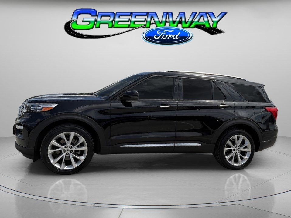 2022 Ford Explorer Platinum 4WD's photo