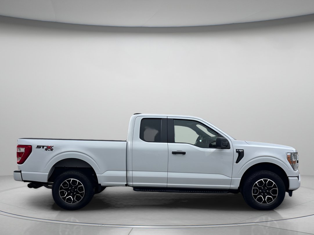 2022 Ford F-150 XL photo 2