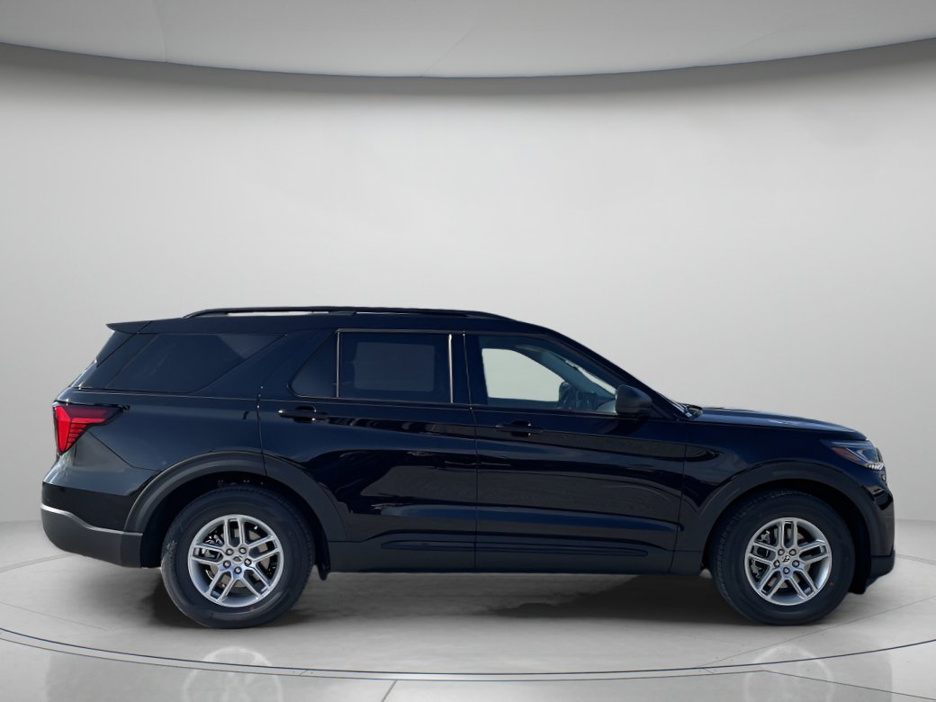 2026 Ford Explorer photo 2
