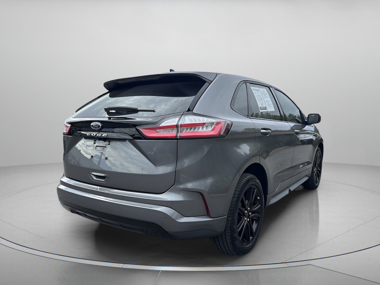 2024 Ford Edge ST photo 3