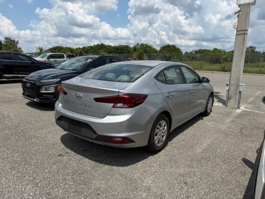 Used 2020 Hyundai Elantra SE 4dr Car