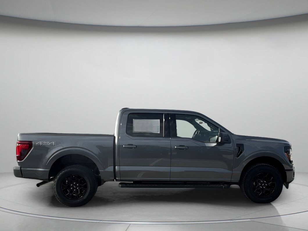 2025 Ford F-150 XLT photo 2