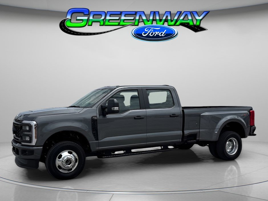 2026 Ford F-350 XL 4x4 Crew Cab 8' Box DRW's photo