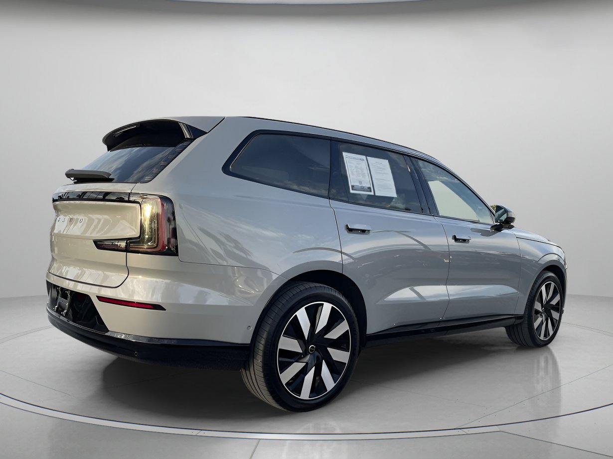 2025 Volvo EX90 Twin Motor Performance Ultra photo 3