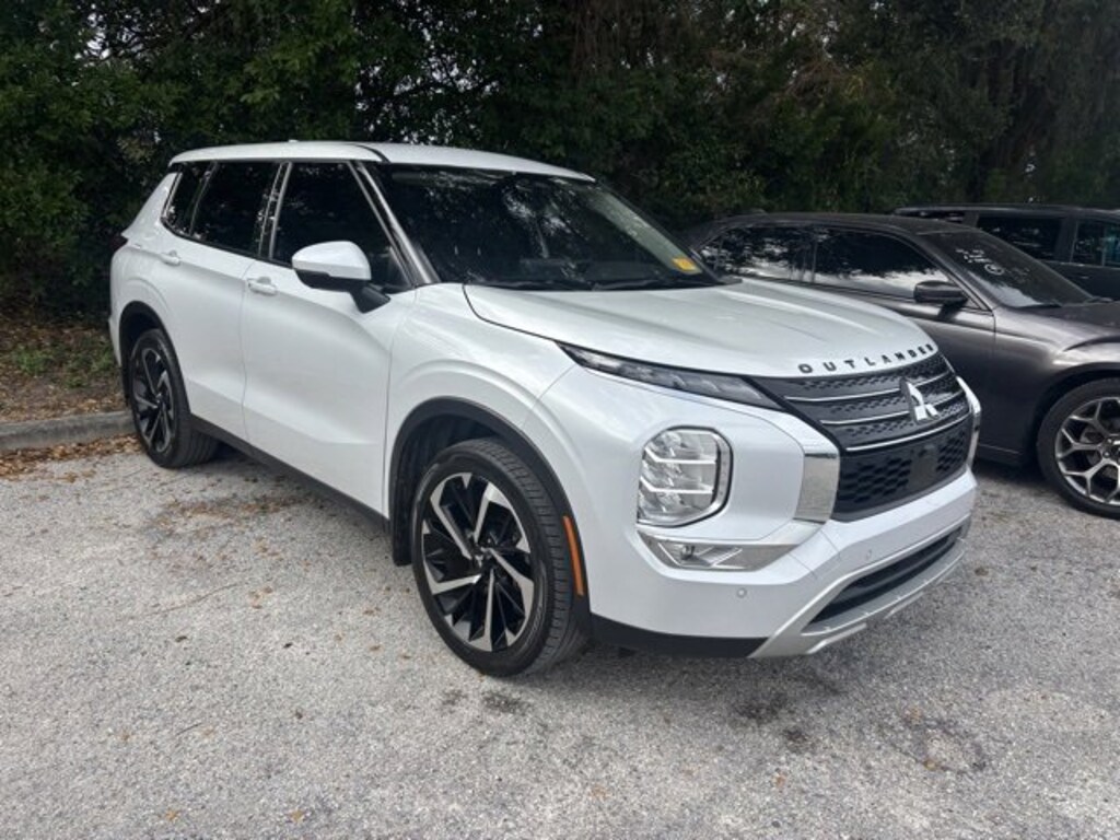 Used 2023 Mitsubishi Outlander SE Sport Utility