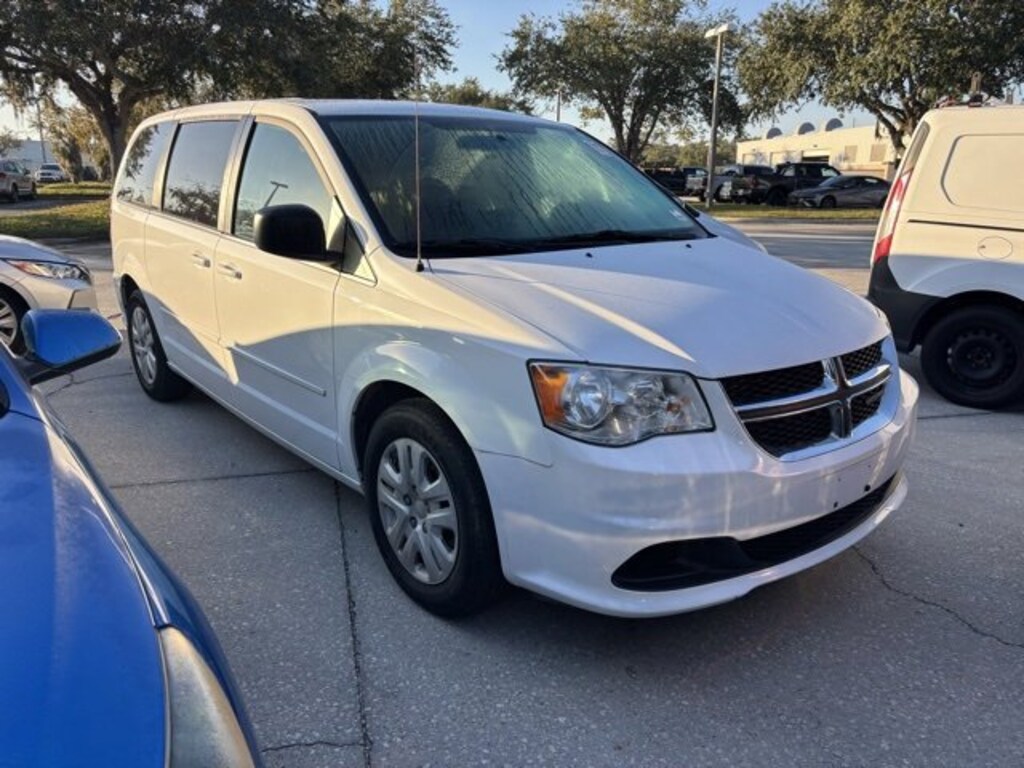 Used 2017 Dodge Grand Caravan SE Mini-van, Passenger
