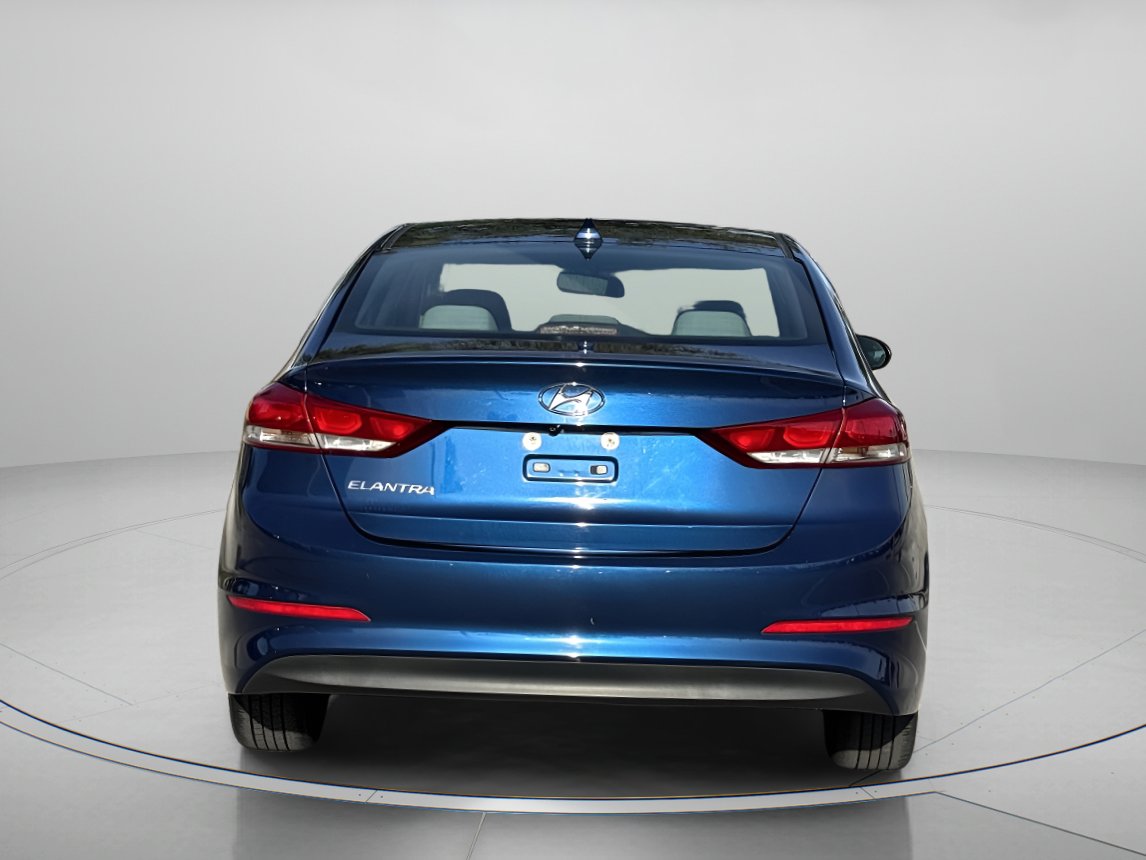2018 Hyundai Elantra SEL photo 3