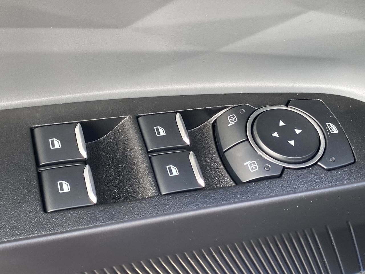 2025 Ford Maverick XLT - Photo 17