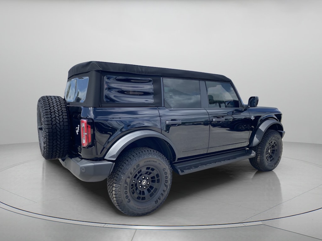 New 2026 Ford Bronco Outer Banks Convertible
