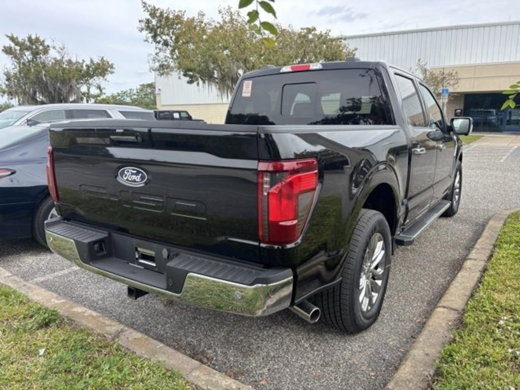 Used 2024 Ford F-150 XLT Crew Cab Pickup