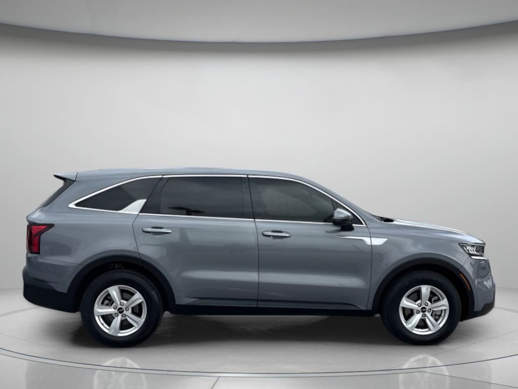 Used 2023 Kia Sorento LX Sport Utility