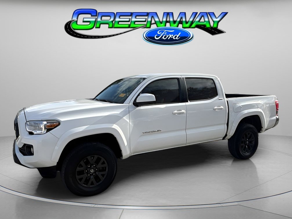 2023 Toyota Tacoma SR5's photo