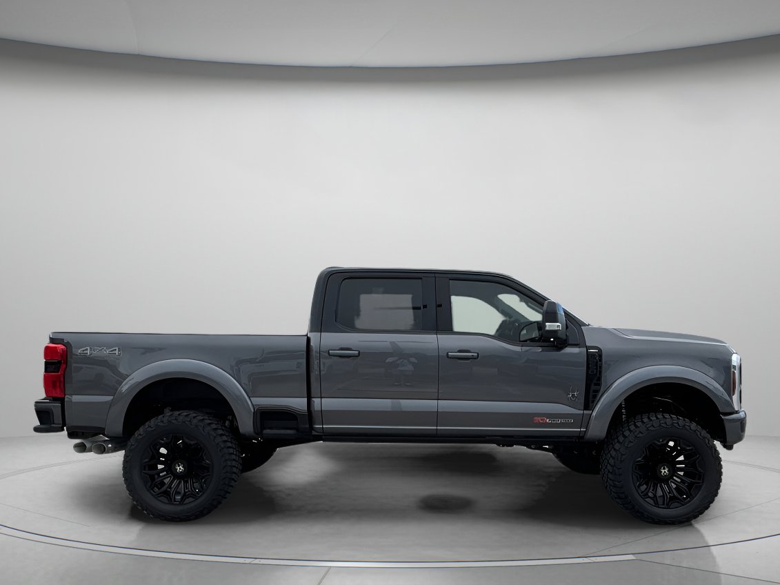 2025 Ford F-250 Lariat photo 2