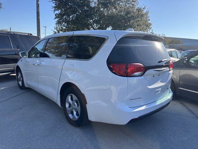 2017 Chrysler Pacifica Touring Plus photo 4