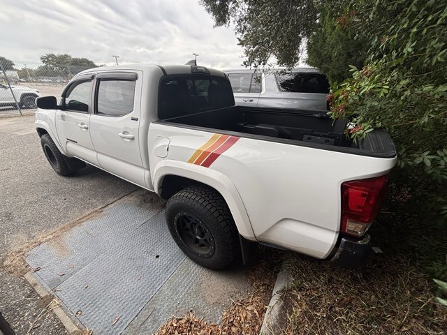 2017 Toyota Tacoma SR5 photo 4