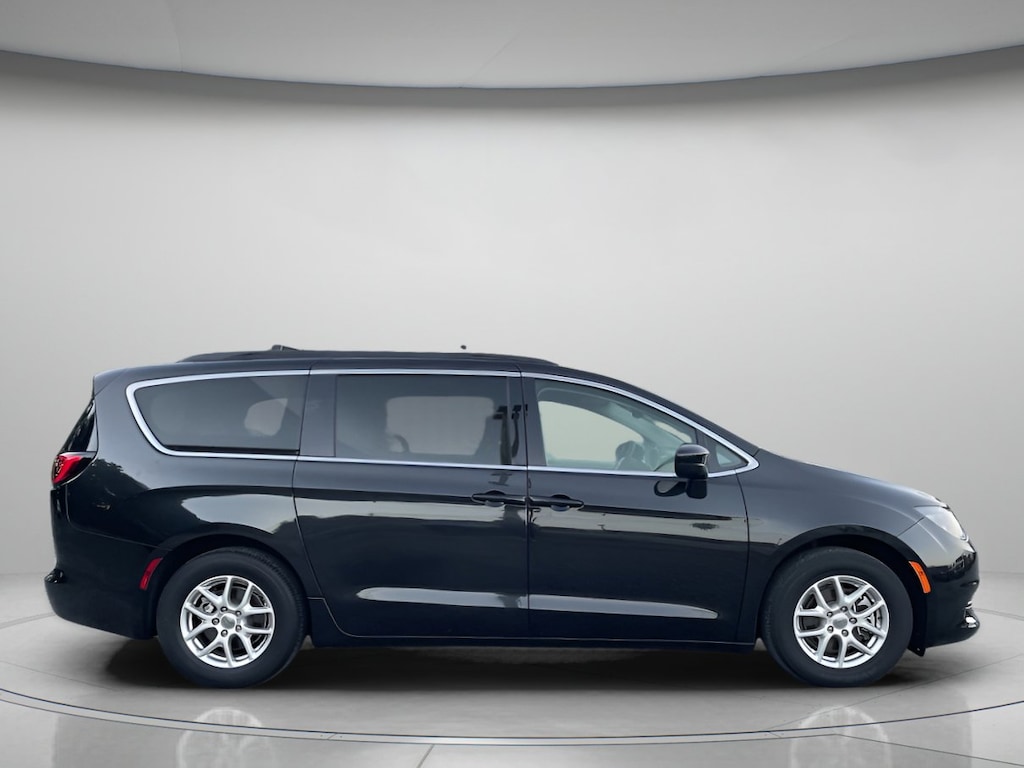 Used 2024 Chrysler Voyager LX Mini-van, Passenger