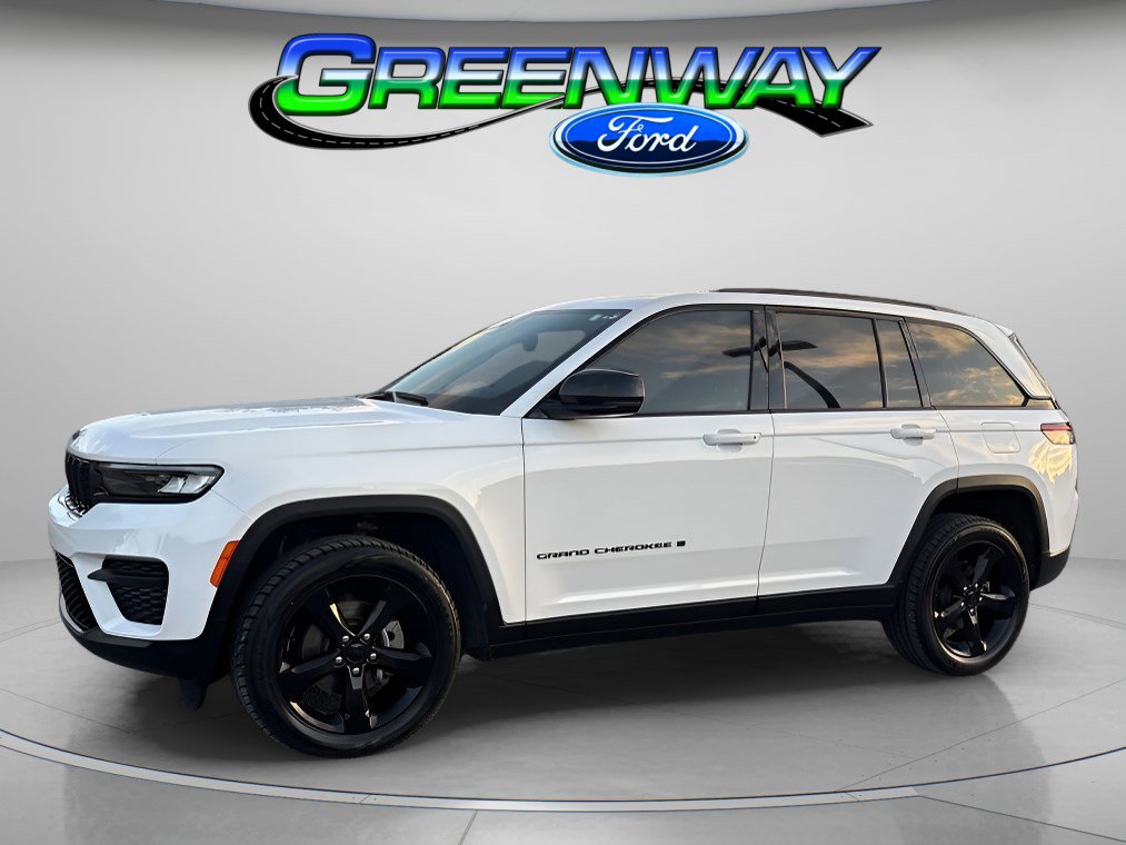 2023 Jeep Grand Cherokee Altitude's photo