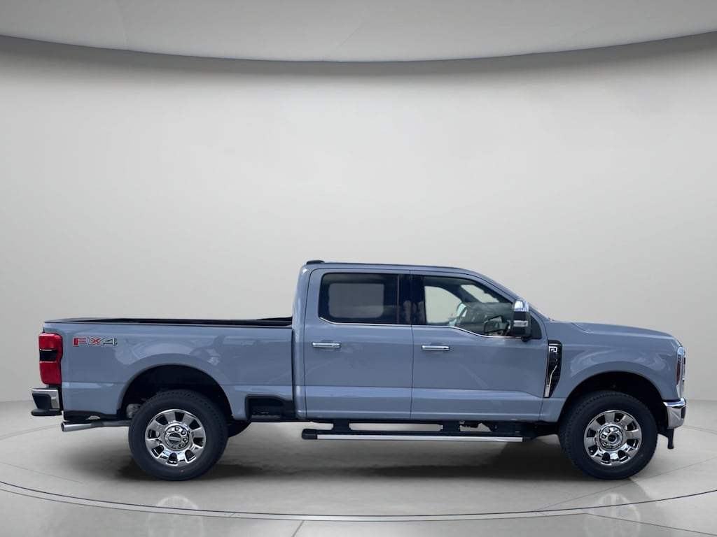 New 2026 Ford Super Duty F-250 SRW LARIAT Crew Cab Pickup