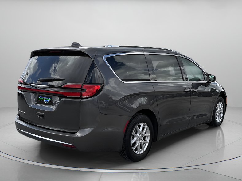 Used 2021 Chrysler Pacifica Touring L Mini-van, Passenger